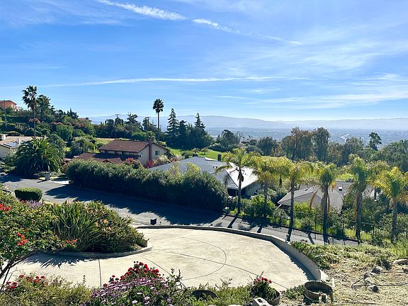 2nd image of 10094 Rose View Dr
