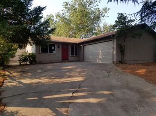 707 W 1st St, Phoenix, OR 97535