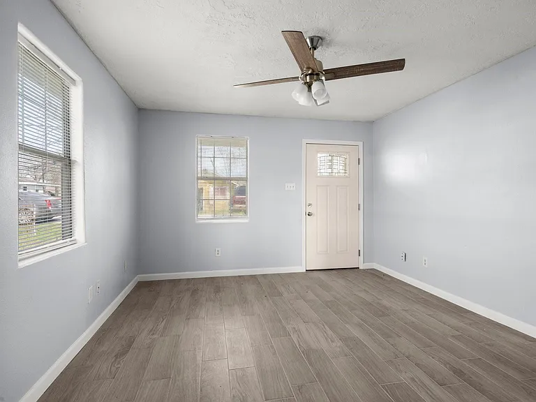 5607 Barton St — Photo 8