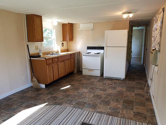 2nd image of 84 Deerfield Ln