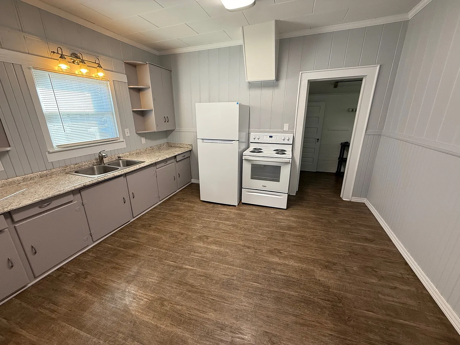 2 bed, 900 sqft, $1,200 — Photo 3