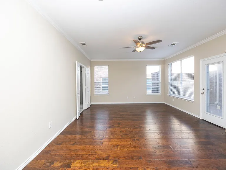 2404 Heather Glen Dr — Photo 22