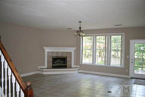 5th image of 7445 Creekridge Cir