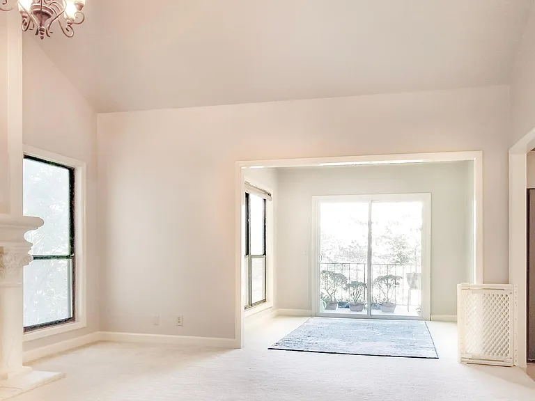 305 Comeragh SE — Photo 16