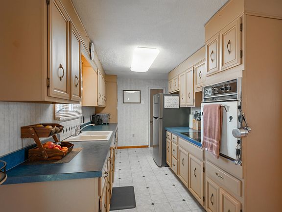 3rd image of 581 S Barnstead Road