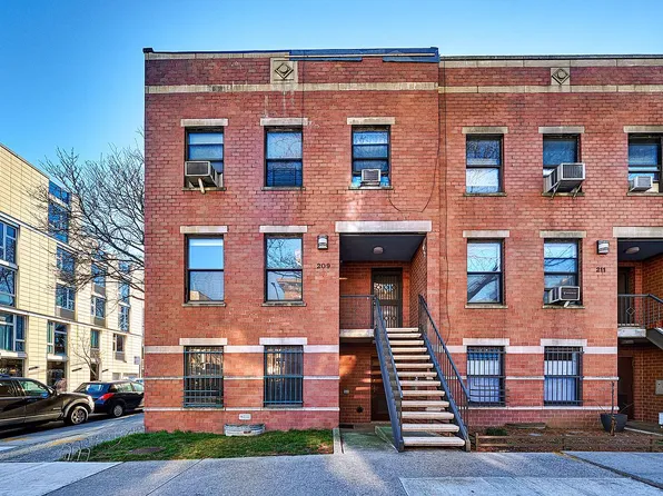209 Berry St #1, Brooklyn, NY 11249