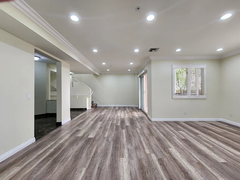 420 Riverdale Dr #11 — Photo 34