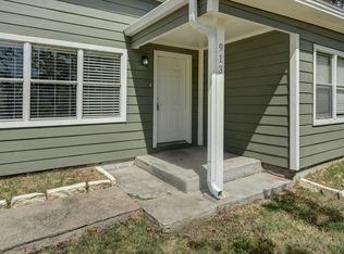 913 Fairview Ave, College Station, TX 77840