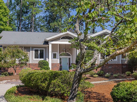3rd image of 2806 Chelsea Cir