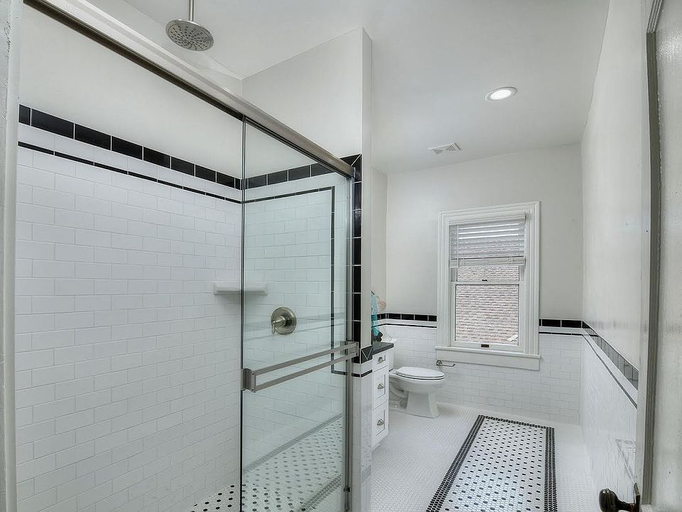 1st image of 79 E 13th St #31
