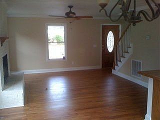 2nd image of 1101 Lakeview Blvd