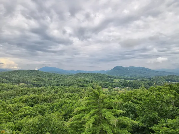 377 Shooting Star Ln, Clayton, GA 30525