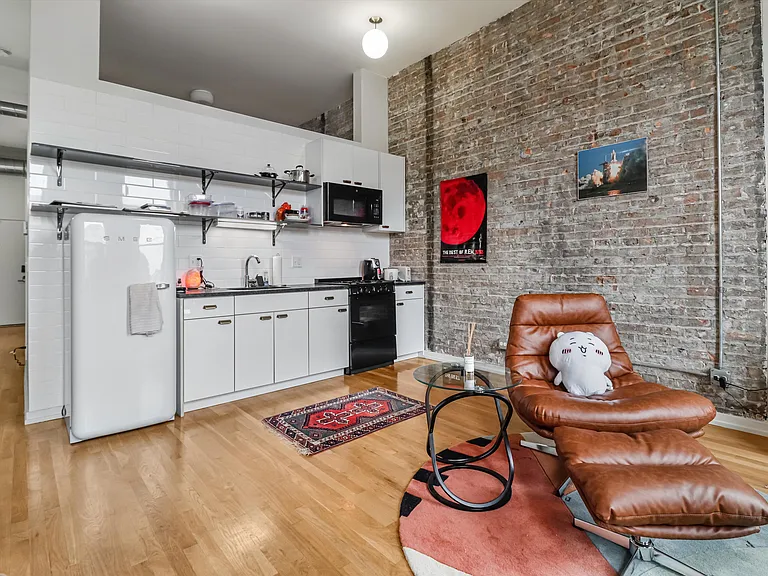 1422 N Milwaukee Ave #303 — Photo 1