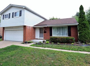 32401 Steinhauer St, Westland, MI 48186