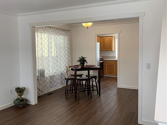4th image of 18821 93rd Ave E
