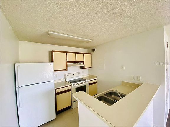 5th image of 2031 Cascades Blvd Unit 206