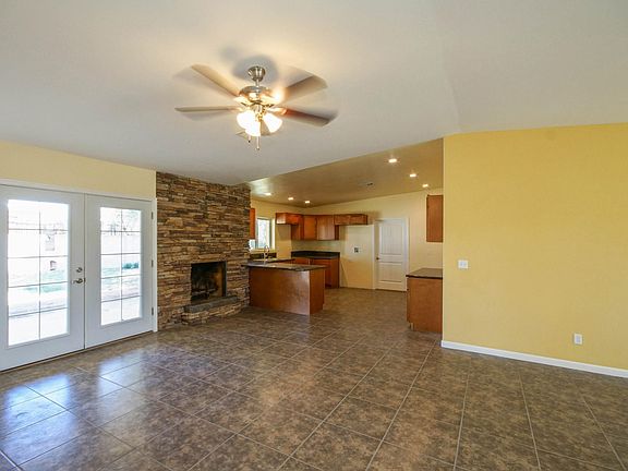 3rd image of 3320 W Calle Cereza