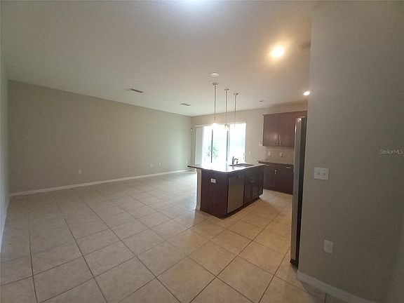 4th image of 2819 Birchcreek Dr