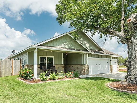 3rd image of 2554 Lakeside Dr