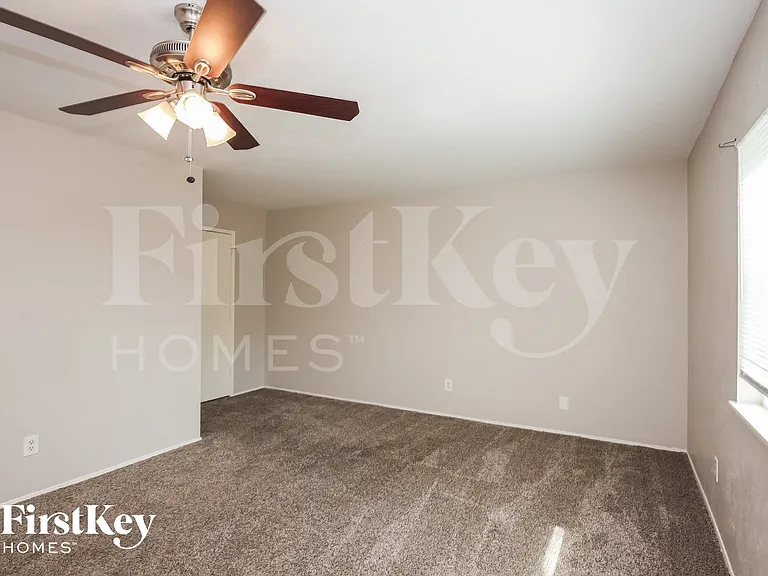 1316 Royal Oak Dr — Photo 8