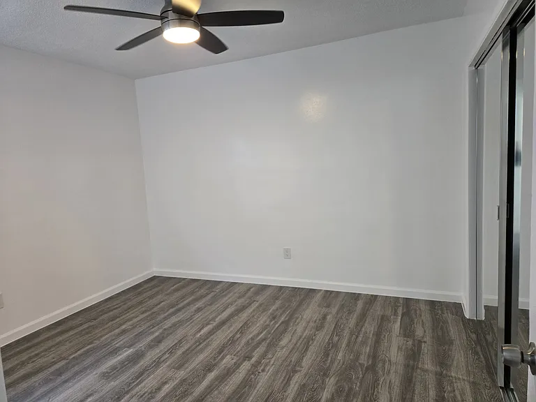 10228 Doty Ave #3 — Photo 5
