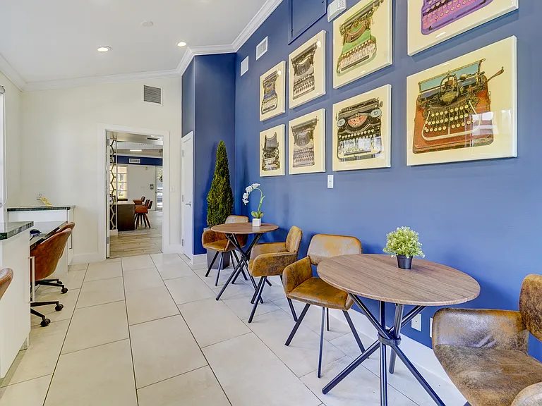 Emerald Palms Apartment Homes — Photo 31