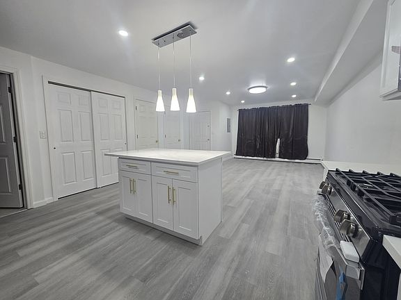 3rd image of 216 Beach 98th St Floor 1