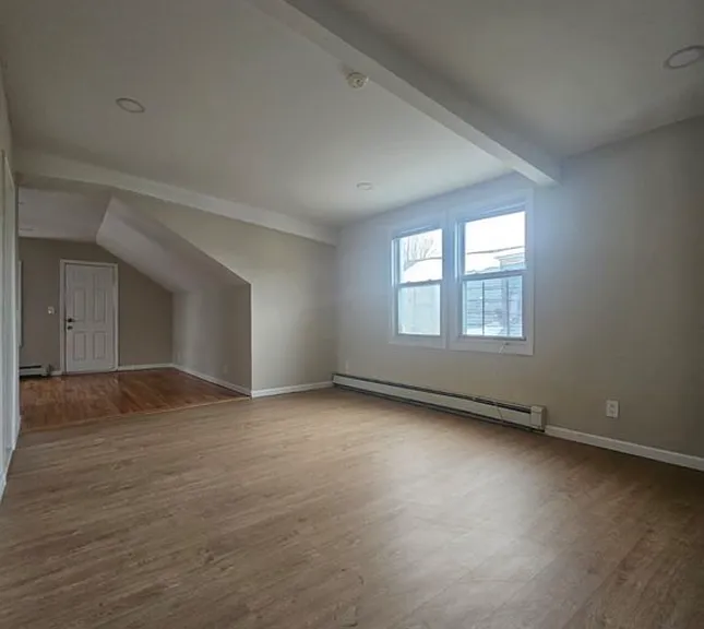 20 Monroe St #3 — Photo 3