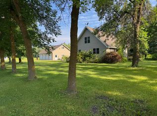 20247 410th Ave, Roseau, MN 56751