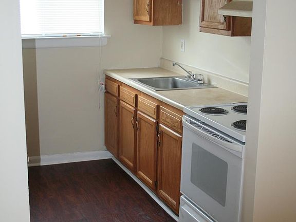 3rd image of 205 W Plover Dr