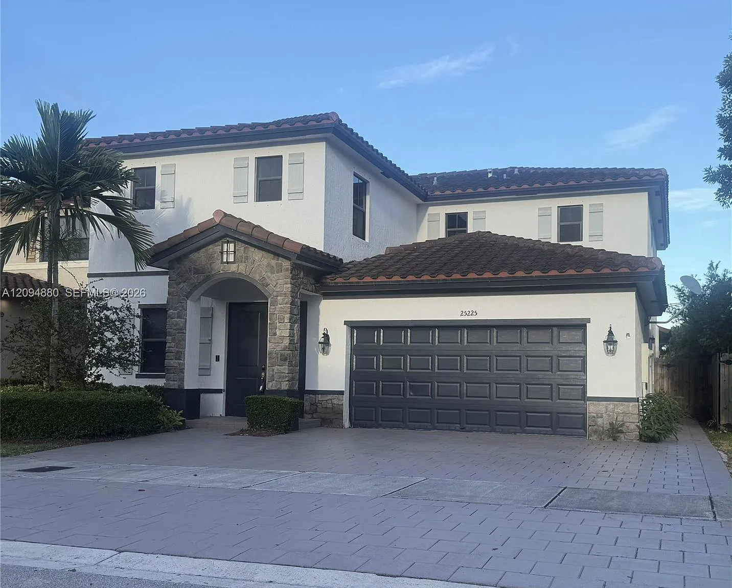 Coco Palm Estates — Photo 1