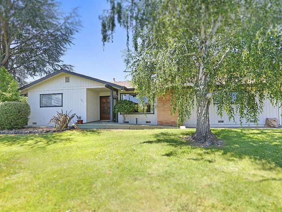 1st image of 151 Vineyard Cir
