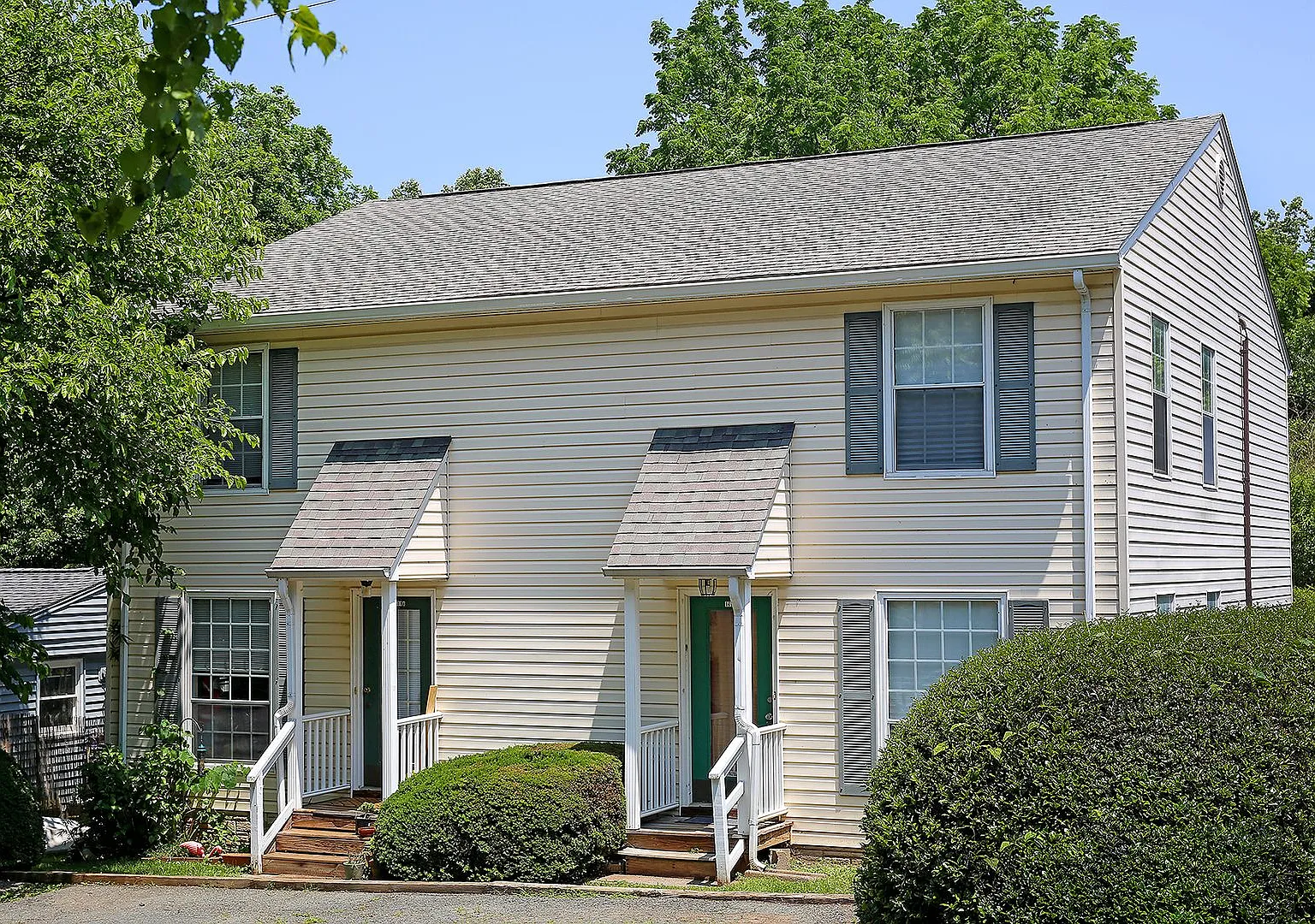 Woolen Mills Duplex Convenient to Pantops & Downtown — Photo 1
