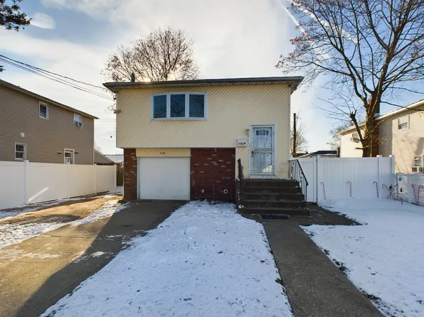 1036 Prospect Avenue, Westbury, NY 11590