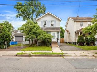 28 Charles St, Metuchen, NJ 08840