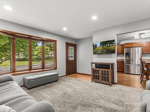 5th image of 819 Kings Ridge COURT E E