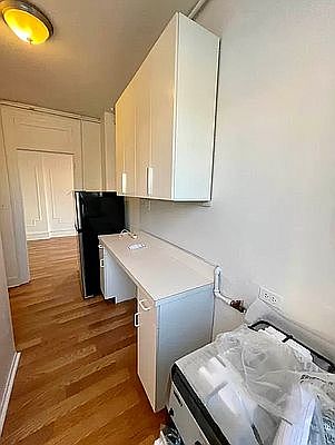 5th image of 50 Horatio St APT 14