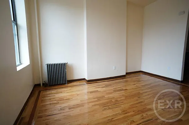 Rented by EXR | media 32