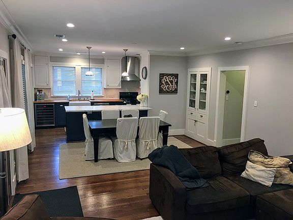 3rd image of 1115 Bayland Ave