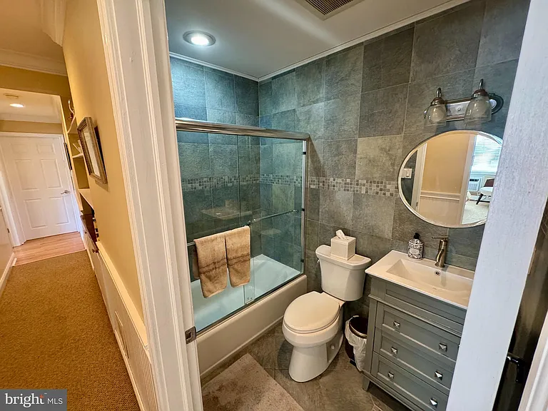 9300 Atlantic Ave #204 — Photo 22