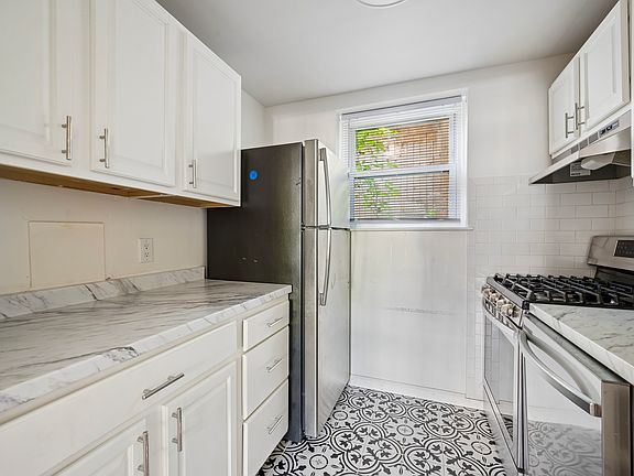 2nd image of 184 E Willow Grove Ave APT 1E