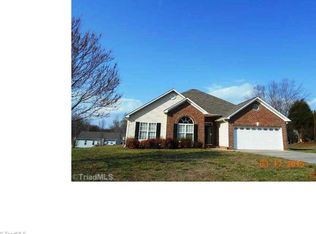 2935 Stonekirk Ct, Winston Salem, NC 27103