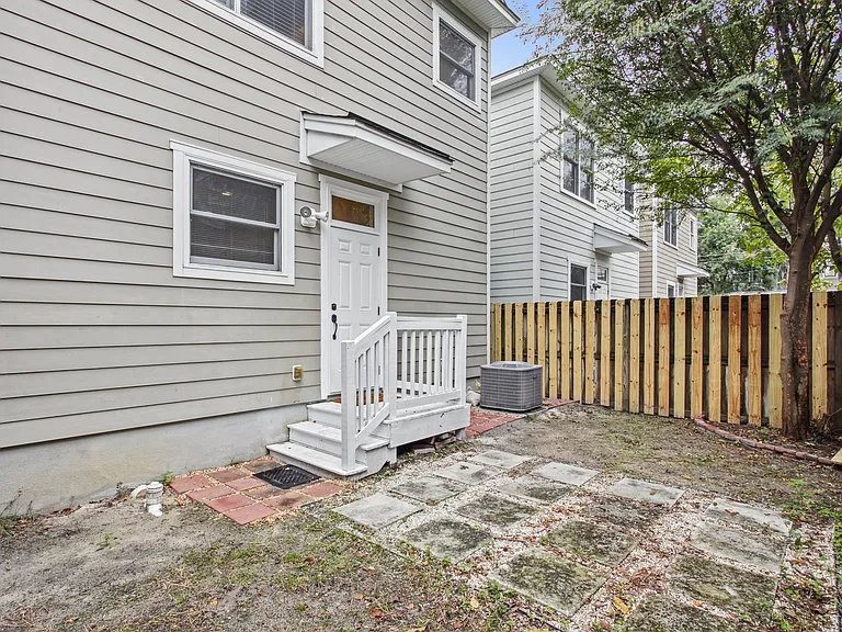 1701 Lincoln St — Photo 24