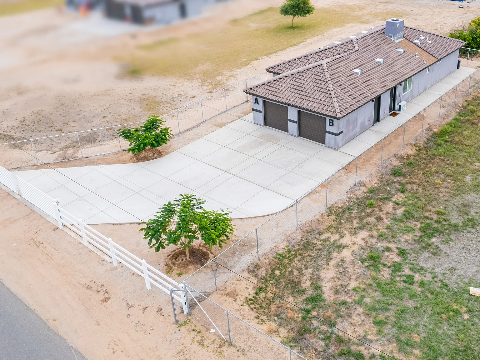 3 bed, 1200 sqft, $2,400 — Photo 3