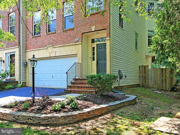 2nd image of 8879 Royal Doulton Ln