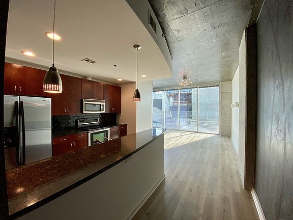 4th image of 301 Demonbreun St Unit 713