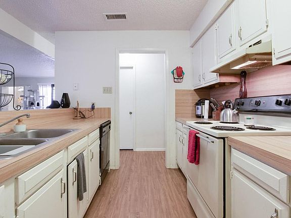 3rd image of 5203 Evans Ave APT D