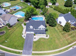 15 Thistleberry Dr, Newark, DE 19702