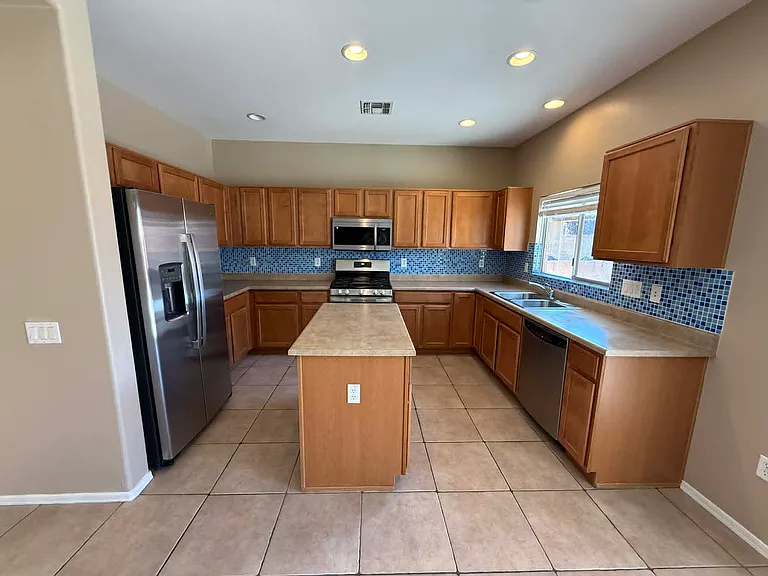 885 W Calle Muro Fuerte — Photo 6