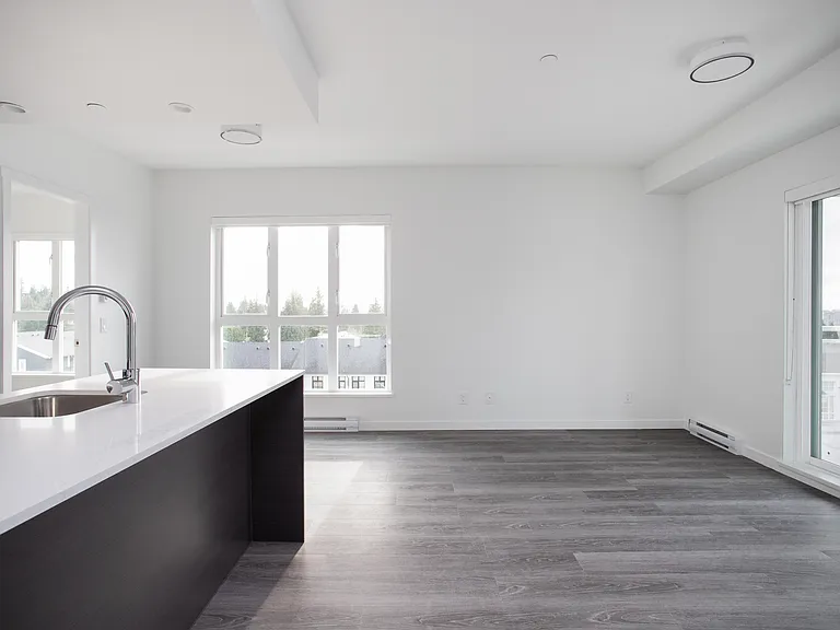 537 Foster Ave — Photo 39
